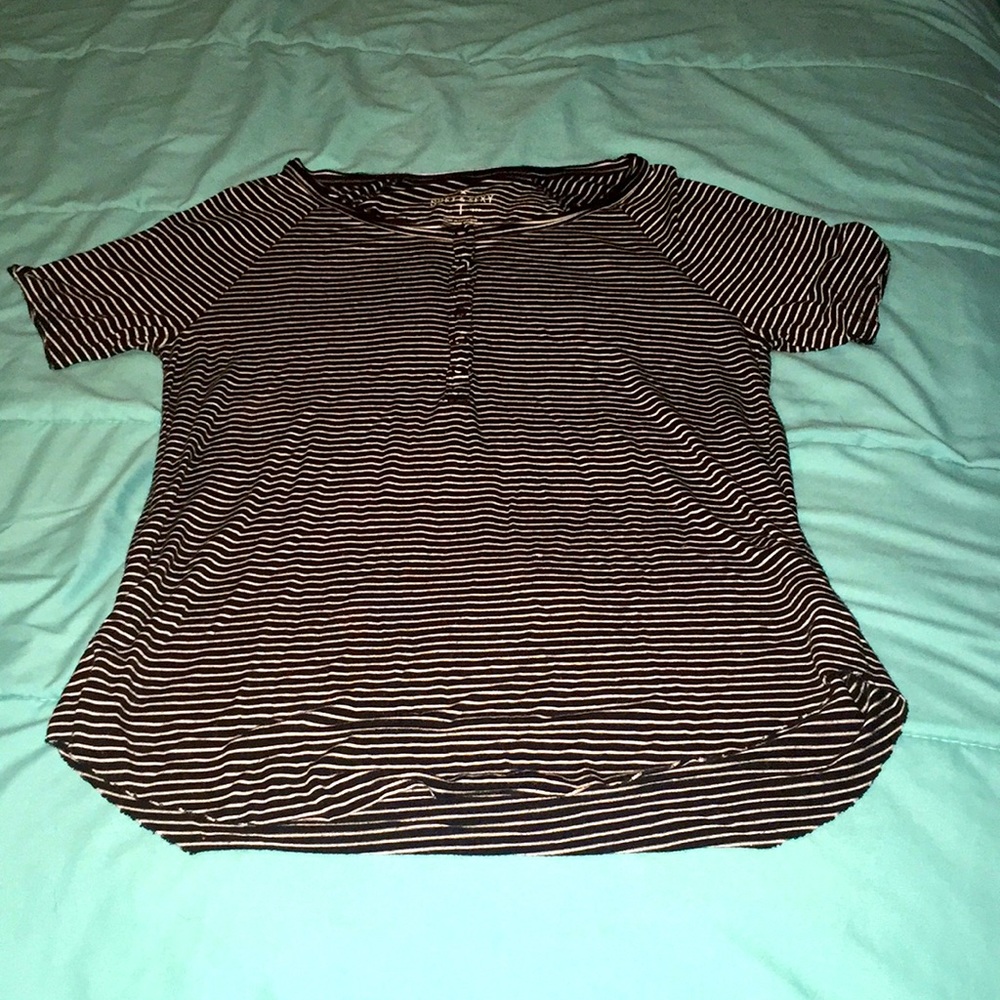 American Eagle soft and sexy black & white T-shirt